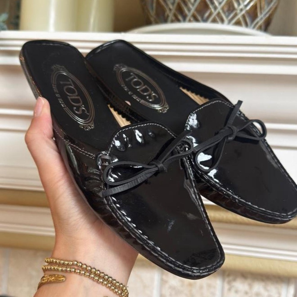 TOD'S Gommino Black Patent Leather Loafer mules with bow detail 36.5 corporate